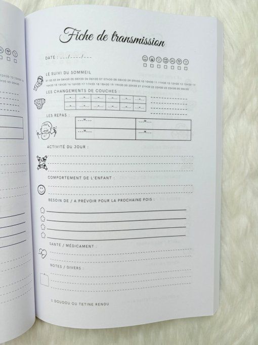 Carnet de Transmission Nounou Parents - 150 Jours - Suivi Quotidien Bébé - Vert