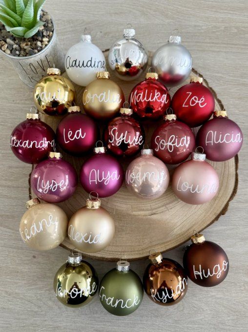 Boule de Noël personnalisable avec un prenom