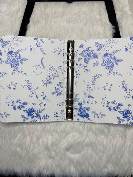 Classeur A5 fleurs bleues 